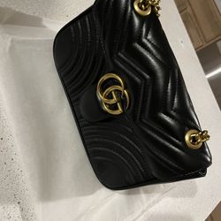 Bolsa De Piel Oscura 