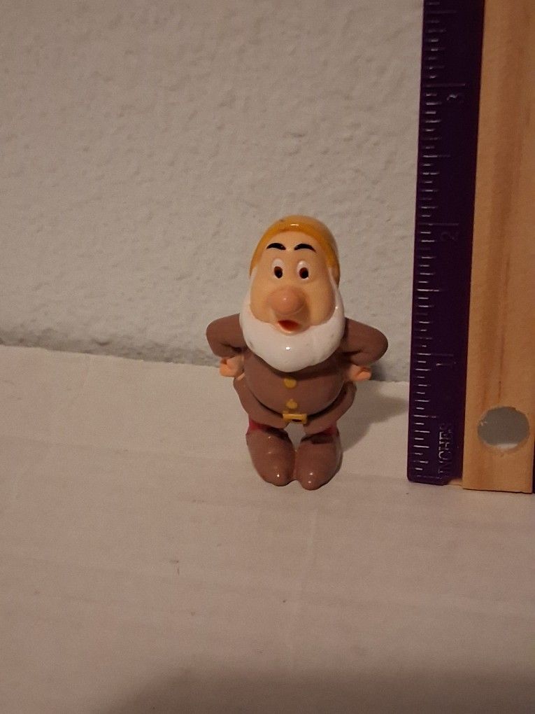Vintage 1993 Snow White And The Seven Dwarfs Sneezy Action Figure