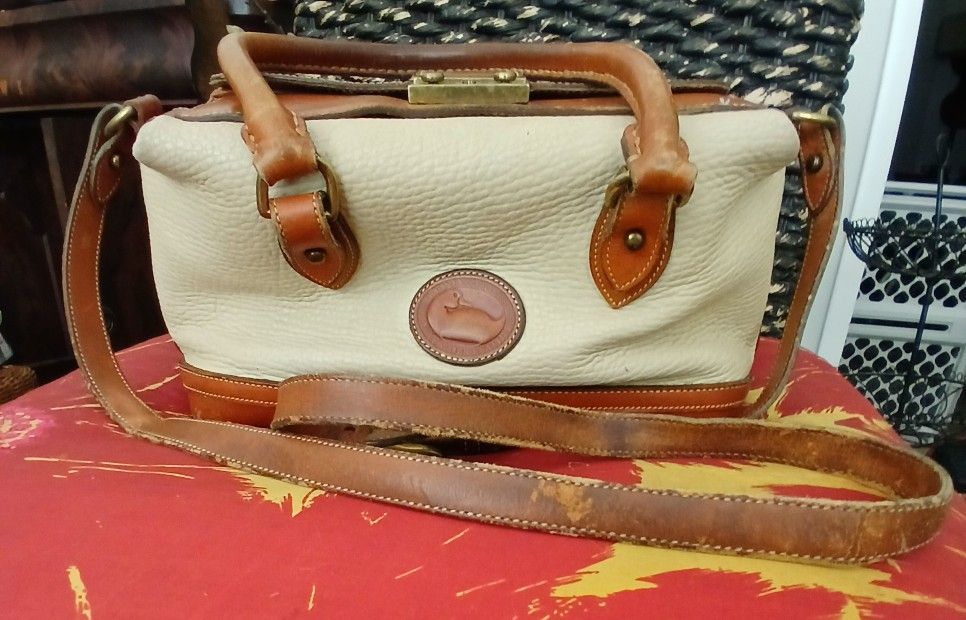 Vintage Dooney And Bourke Leather Doctor Handbag