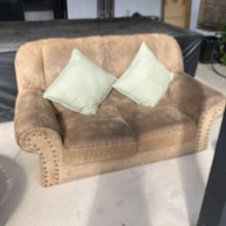 Clean Couch 