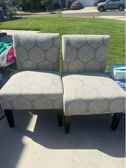 Accent chairs