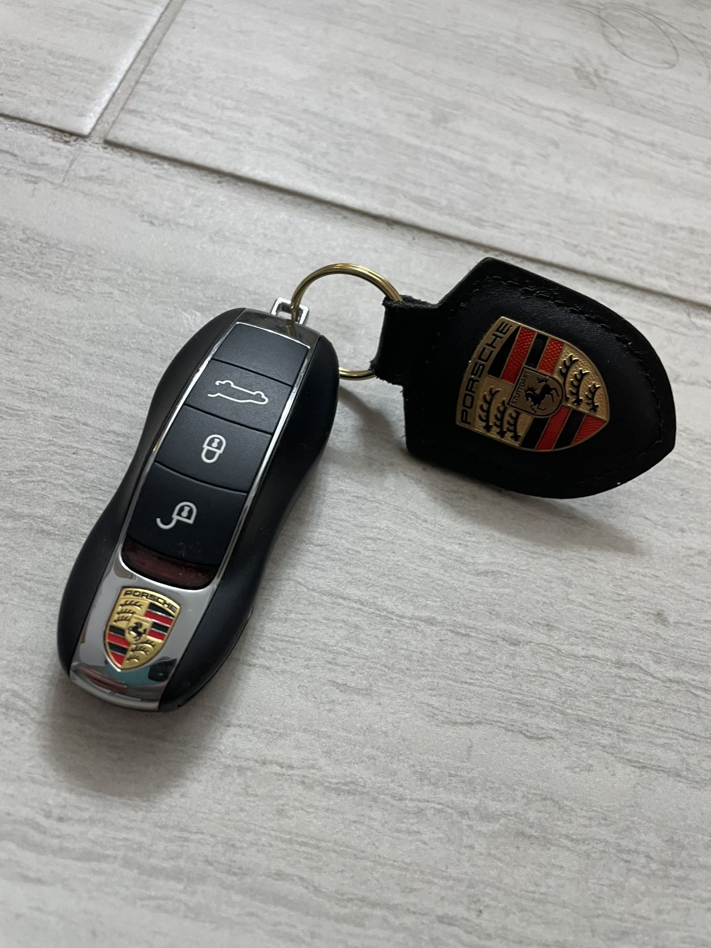 Porsche Macan Cayenne Key Fob With Oem Key Chain