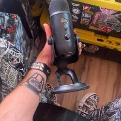 BLUE SNOWBALL USB MICROPHONE HIGH DEFINITION CONDENSER HEAVYWEIGHT AUDIO PRODUCTION BEAUTIFUL SOUND