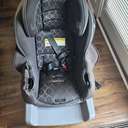 Graco Extend2fit Convertible Car Seat
