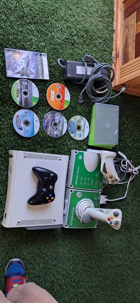 Xbox 360 With Kit Airplane Controller 