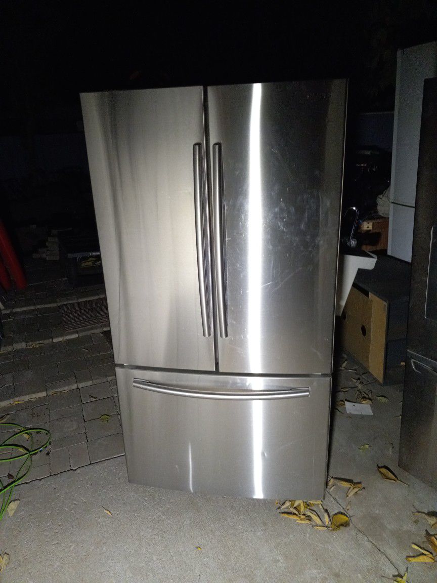 Samsung Stainless Refrigerator 