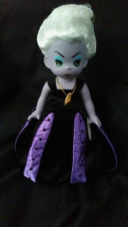 DISNEY'S VILLAIN URSULA