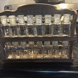 Labeled spice rack and bottles