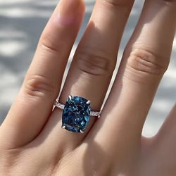 Beautiful Size 8 Woman's Ring 