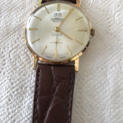 Vintage Cornavin Geneve  17 J Gold Plated Swiss Made Works Perfect 