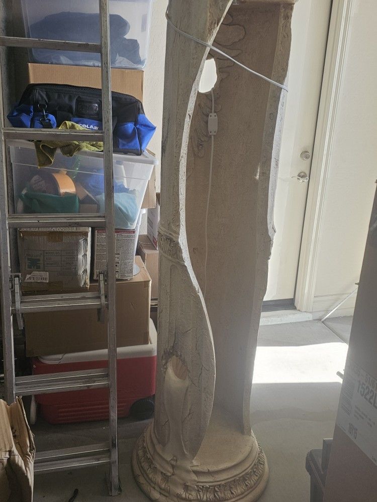 Decorative 6 Feet Stand With Light