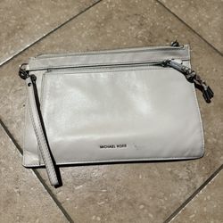 Micheal Kors Wristlet Cream 