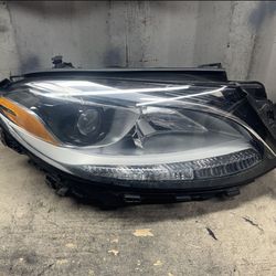 2016 2017 2018 2019 Mercedes-Benz GLE350 GLE53 Right Passenger Side Headlight OEM