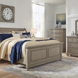 Lettner Light Gray Sleigh Platform Bedroom Set