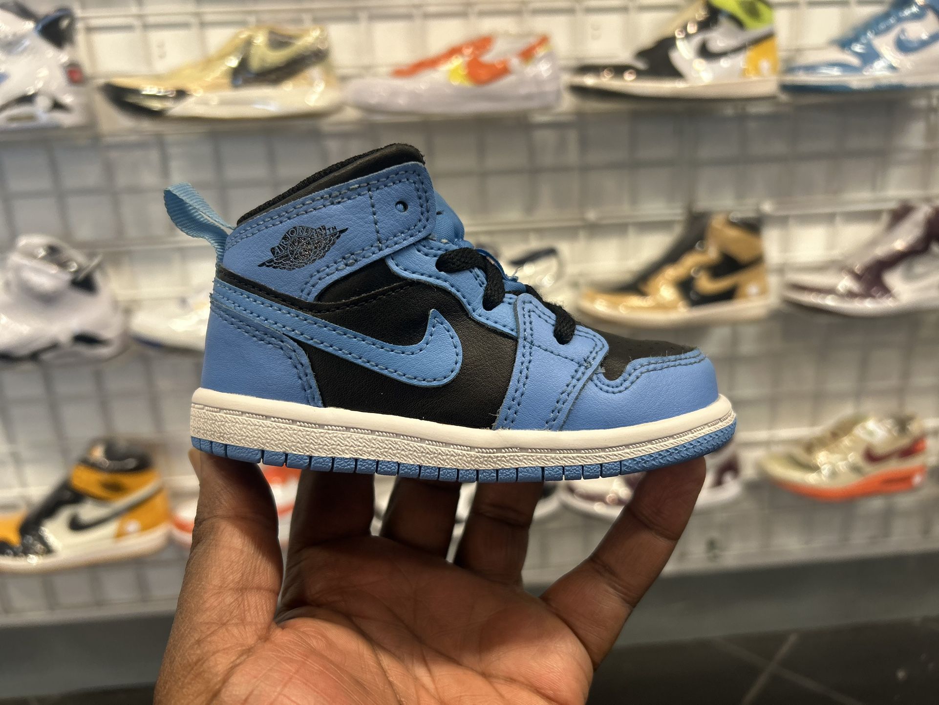 Kids Air Jordan 1 Mid University Blue Size 7c shoes