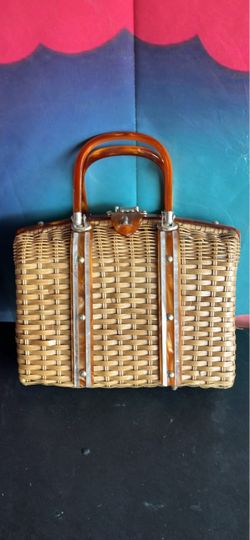 1960s Vintage Wicker & Butterscotch Lucite Handbag/Purse
