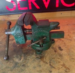 Vintage Littlestown No. 25 Swivel Base 3 1/2” Bench Vise Made in USA