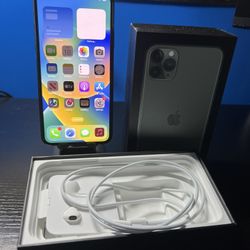iPhone 11 Pro Max 256GB Unlocked - Excellent condition!