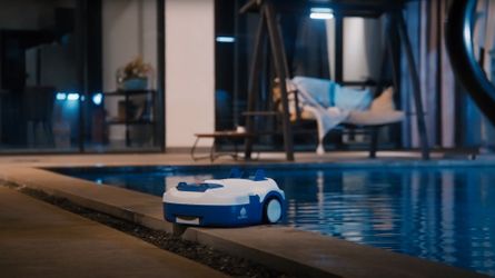 BestRobtic PC01 Cordless Robotic Pool Cleaner