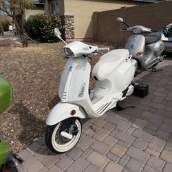 2023 Vespa Justin Bieber Edition 