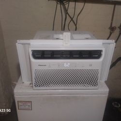 Air Conditioner Hanseses 8,000 BTU With Remote (Smart WiFi Like New)