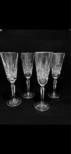 Vintage Waterford Lismore Platinum Rim Tall Flute Champagne Glasses Set of 4 . Beautiful Crystal glasses are in excellent condition. We have two sets