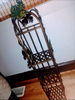 Metal Wine Themed Shelved Stand