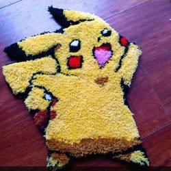 CUSTOM HANDMADE RUGS/ WALL ART 