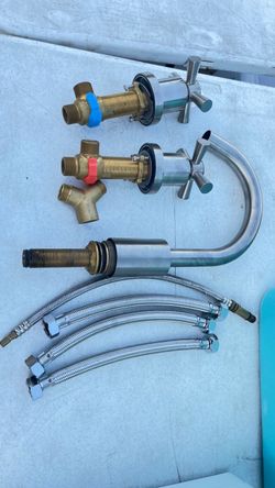 Bathroom tub Set with Valves and Supply Lines