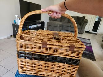Picnic basket