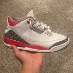 Fire red 3s 9.5