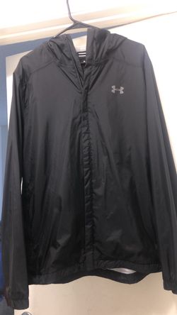 Men black windbreaker under armor