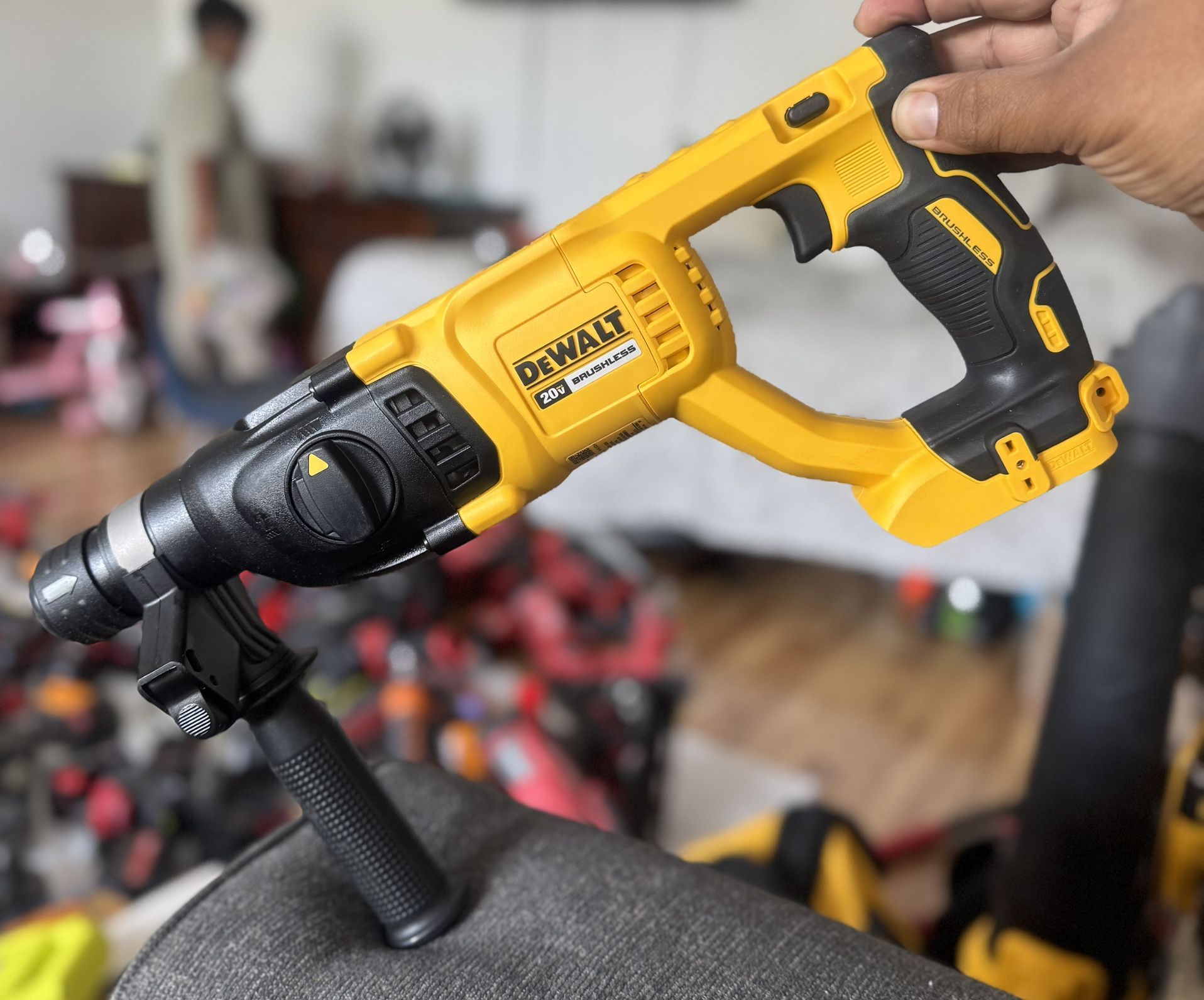 DEWALT 20V MAX Cordless Brushless 1 in. SDS Plus D-Handle Concrete and Masonry Rotary Hammer