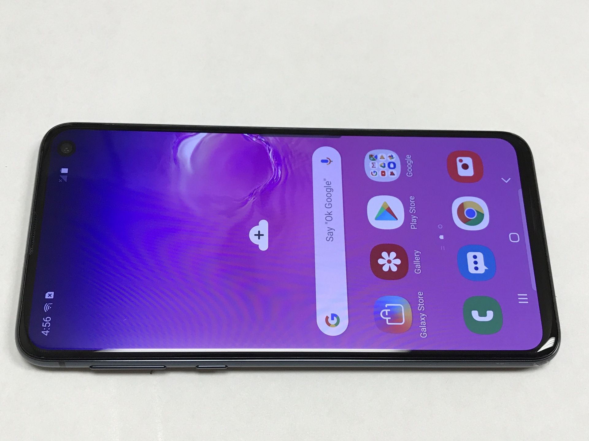 Unlocked Samsung Galaxy S10e 128gb, great condition. Works with Verizon, Tmobile, Metro, Att, Cricket and overseas. Comes with charger. Cash 490 Fi