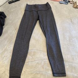 Women’s Lululemon Grey Leggings Size 8