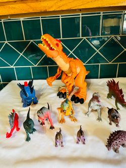 Dinosaur Toys Lot of 12
