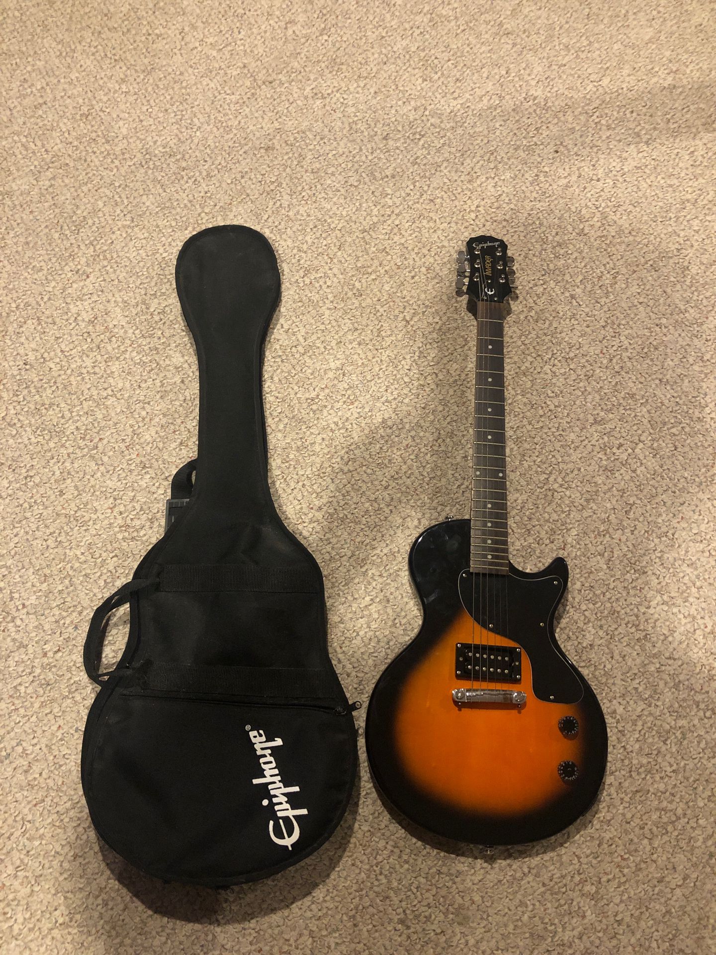 Epiphone Invader electric guitar WITH case Epiphone case