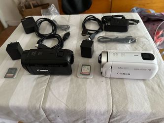 Canon VIXIA HF R800 HD Camcorder Bundle x2