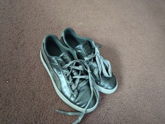 Girls Size 3.5 Pumas