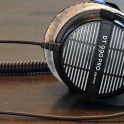 Beyerdynamic DT 990 Pro 250 Ohm – Studio Headphones (Great Condition)