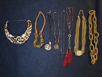 Mixed Fashion Necklace Lot – 8 Pieces