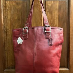 Large Leather Coach Tote. Perfect Fall Bag! $75.00
