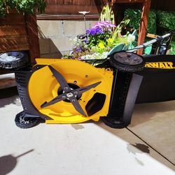 Dewalt 2x20V MAX 21 in. Cordless Battery Powered Push Lawn Mower Tool-Only