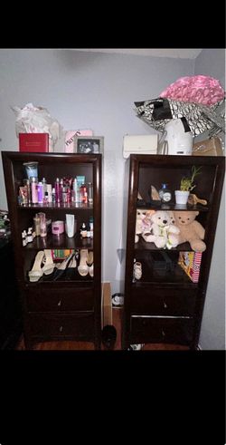Living spaces shelf towers