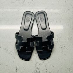 Hermès Oran Sandals – Black – Size 39