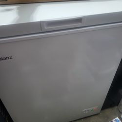 Like New 5 Cubic  Frezer