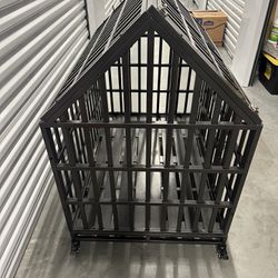 BLACK CARBON STEEL DOG/PET CAGE ONLY NEEDS 2-WHEELS NEED REPLACED BUT THEY STILL ROLL