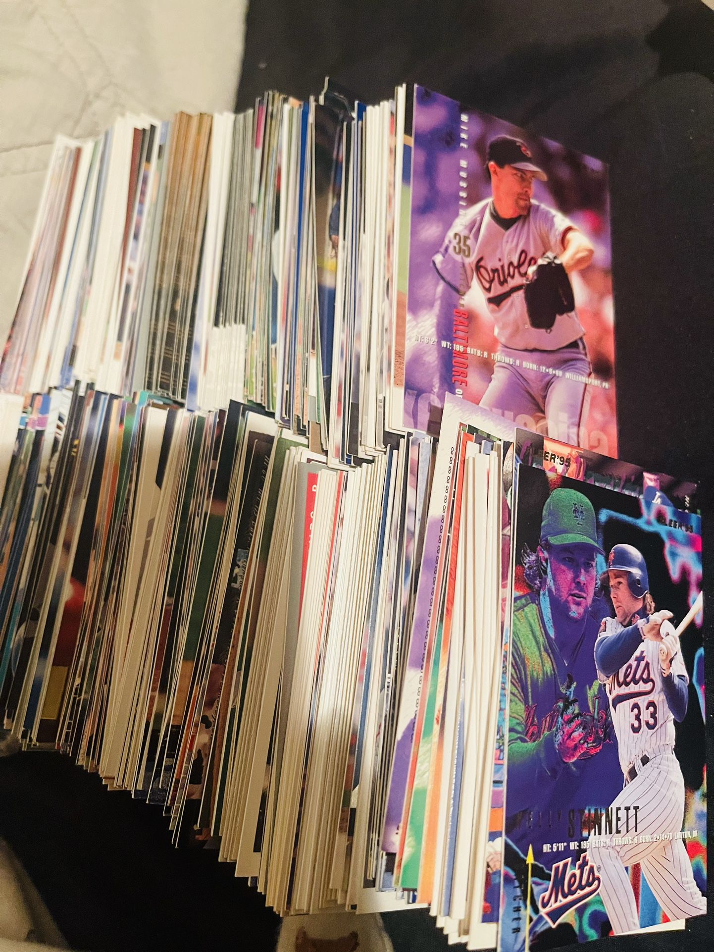 lot of 150 baseball cards 