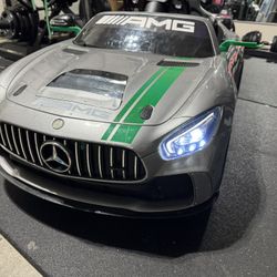 Costzon Ride On Car, 12V Licensed Mercedes Benz AMG Electric Vehicle