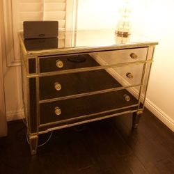 🪞FOR SALE: Z Gallerie 3-Piece Mirrored Dresser Set – Gold Trim | Glam Style